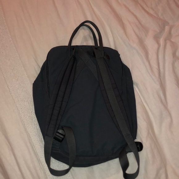 FJALLRAVEN Backpack - Picture 3 of 3